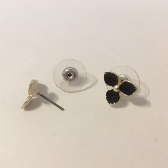 3 Petal Flower Earrings Black Enamel Faux Pearl Silver Tone Metal Post Pierced - Picture 4 of 5